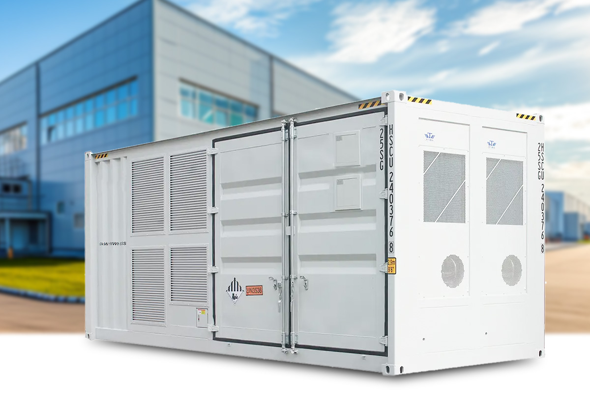 Container-Stromspeicher auf Industrieareal – 1,2 MWh Kapazität und 500 kW Leistung für gewerbliche Anwendungen